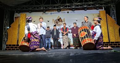 Ribuan Wisatawan dan Warga Padati Pekan Pemajuan Kebudayaan, Lombok Utara Perkuat Wisata Berbasis Budaya Ribuan Wisatawan dan Warga Padati Pekan Pemajuan Kebudayaan, Lombok Utara Perkuat Wisata Berbasis Budaya